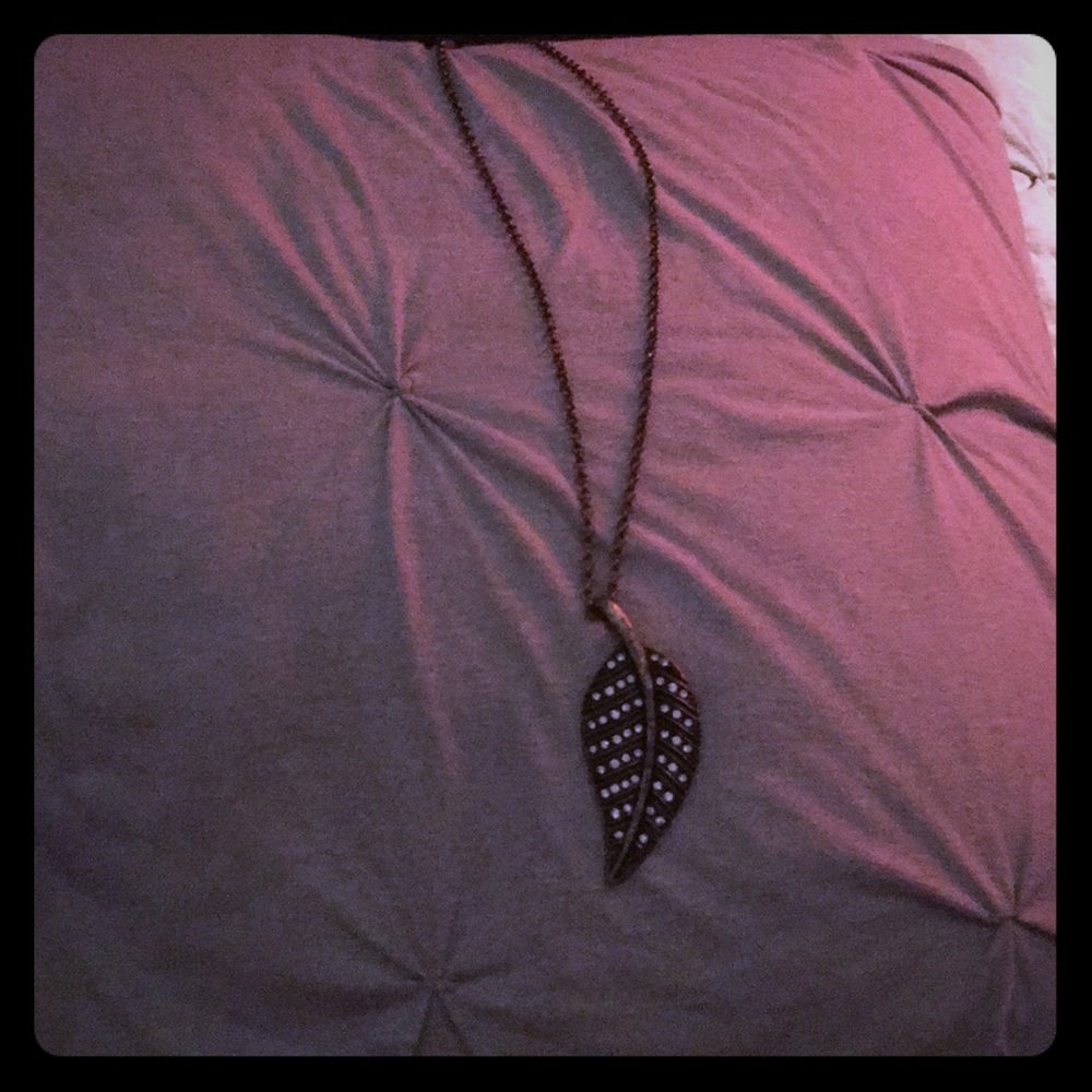 Forever 21 long necklace with leaf pendant